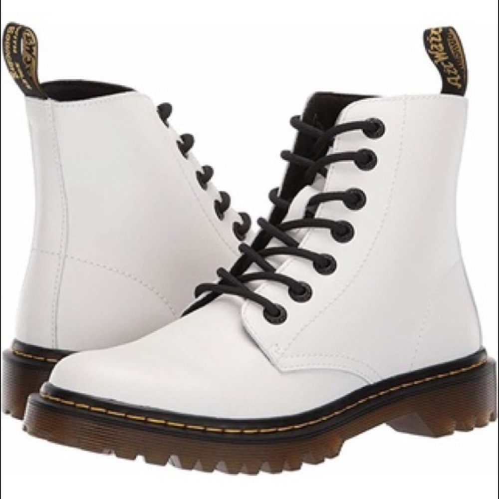 White Dr. Martens SIZE 6(Brand New)